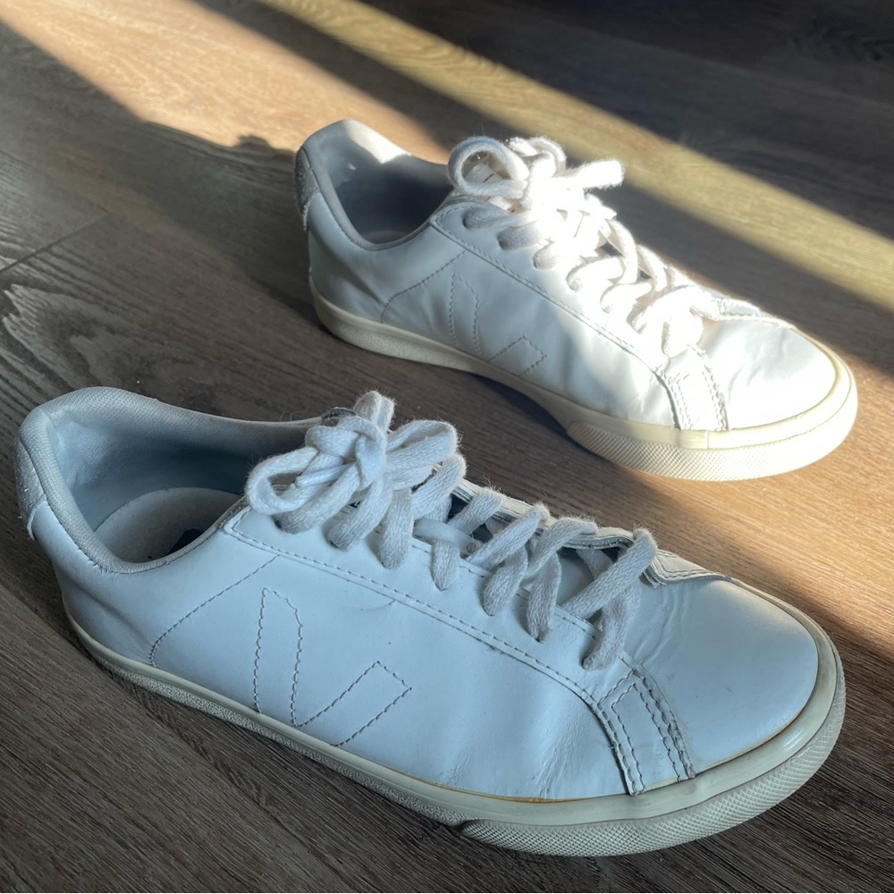 Well worn veja esplar with cream stitching